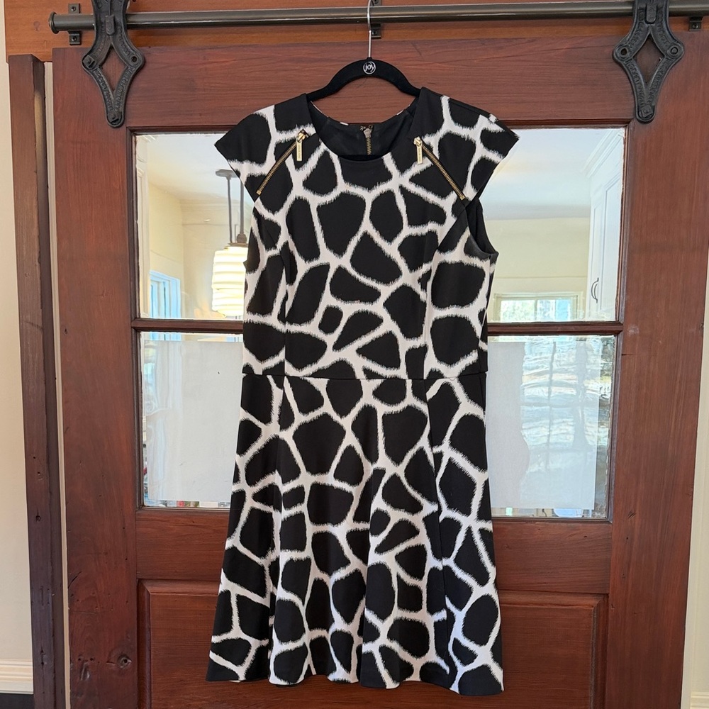 MICHAEL Michael Kors Black and White Patterned Midi Dress